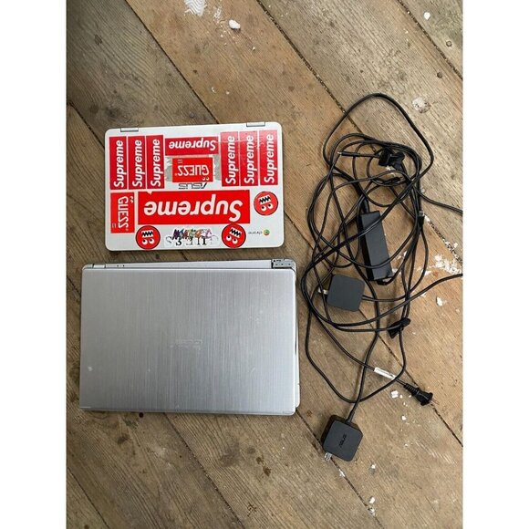 BROKEN LAPTOP LOT - ASUS Chromebook C302C & Acer Aspire - With 3 Untested Cords - Picture 6 of 12